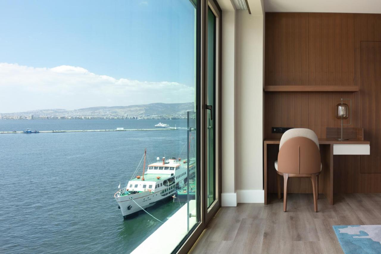 Izmir Marriott Hotel Esmirna Exterior foto View from a room