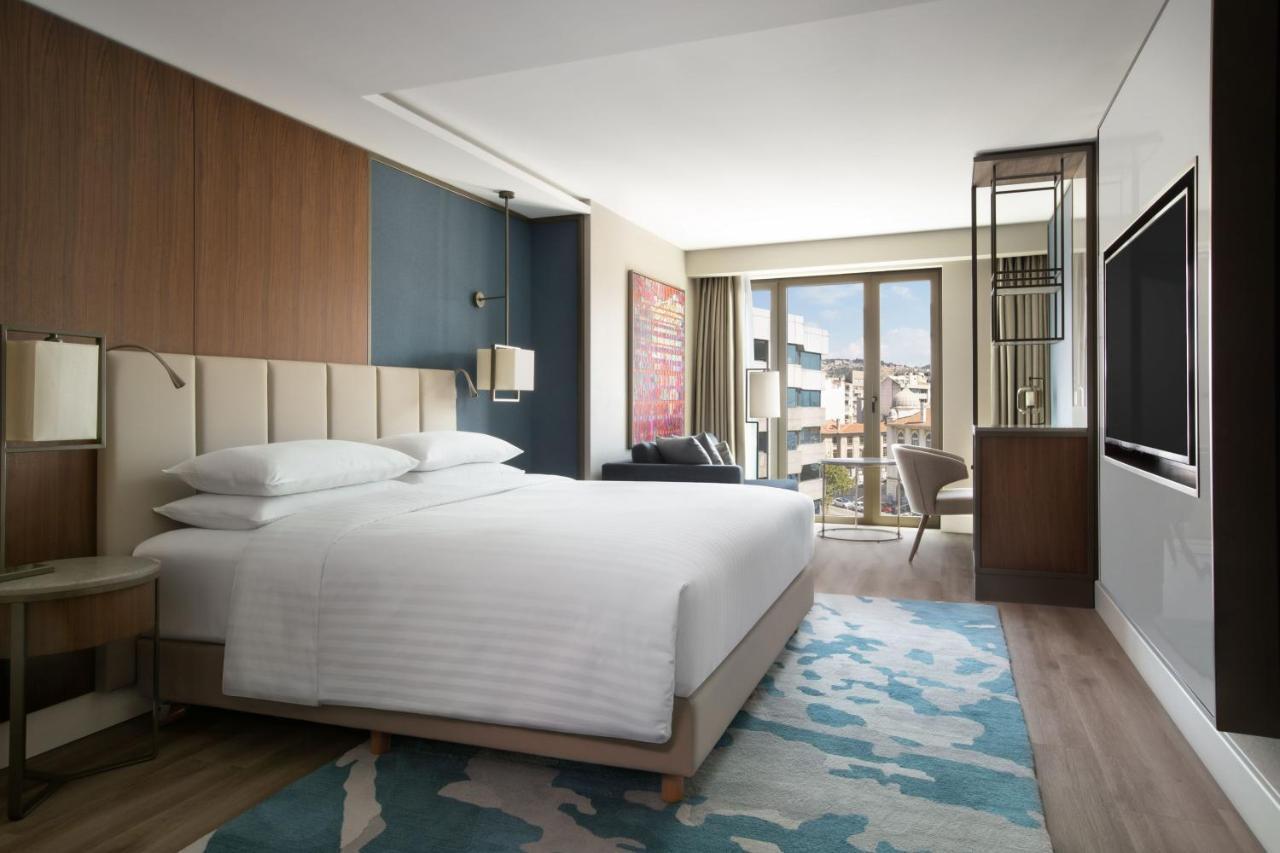 Izmir Marriott Hotel Esmirna Exterior foto A guest room at the hotel