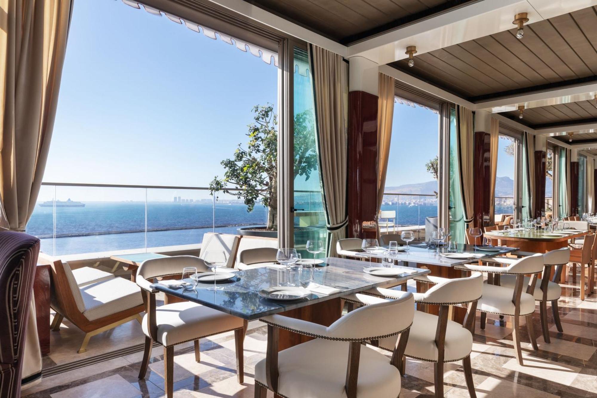Izmir Marriott Hotel Esmirna Exterior foto The restaurant