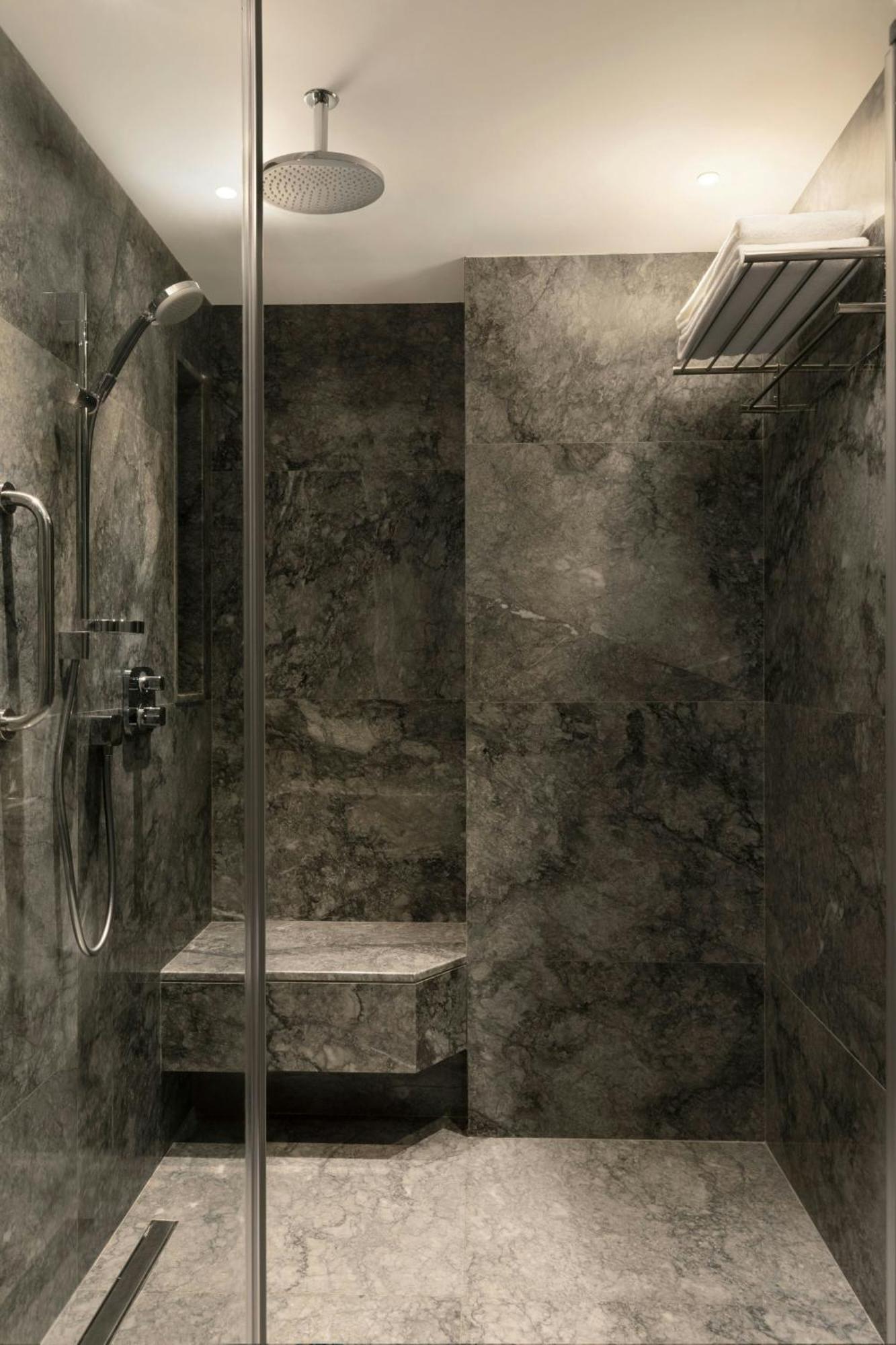 Izmir Marriott Hotel Esmirna Exterior foto A shower